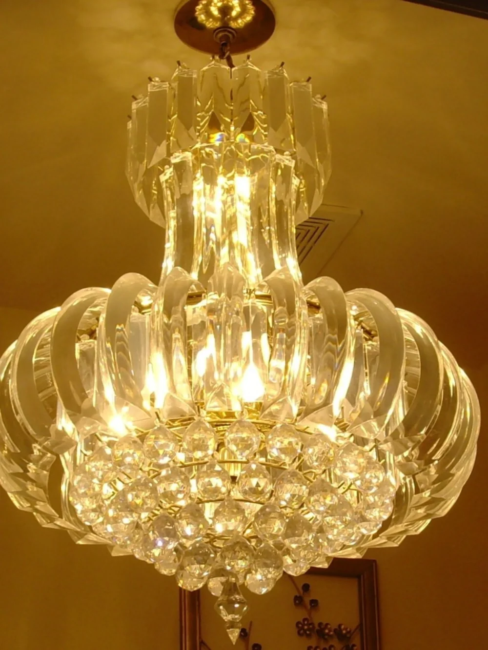 Vintage Mid-Century Modern Lucite and Polished Brass Chandelier